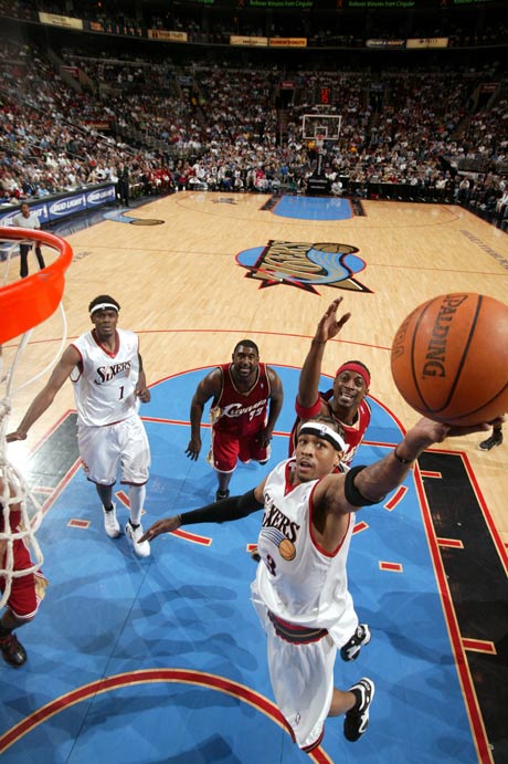 篮球篮网进攻端再现高光时刻（篮网进攻火力再度爆发）