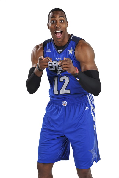 杨晨对话施拉普纳：中国球员不该只为钱踢球，留洋从乙级开始（杨晨与施拉普纳谈中国球员：别只为钱踢球，留洋应从乙级起步）